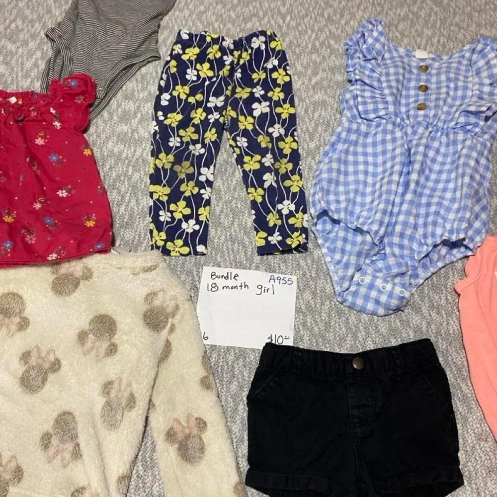 Baby girl clothes bundle Size: 18 months. SKU-A955#kids